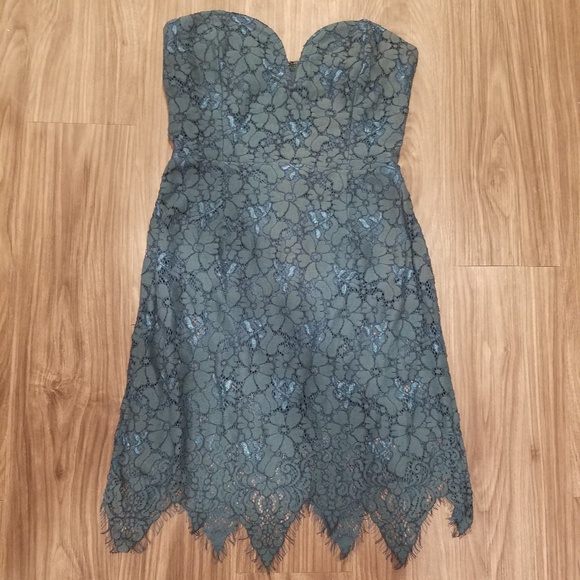 NWT Emerald Green Lace Dresa - Picture 1 of 3